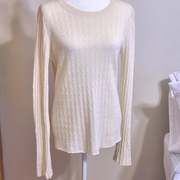 4/$20 Banana Republic Cable Knit Sweater - Picture 6 of 9